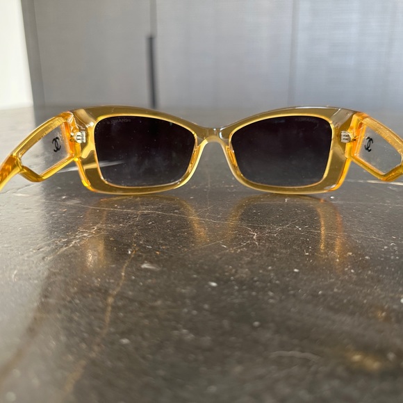 CHANEL RECTANGLE SUNGLASSES - Picture 2 of 8